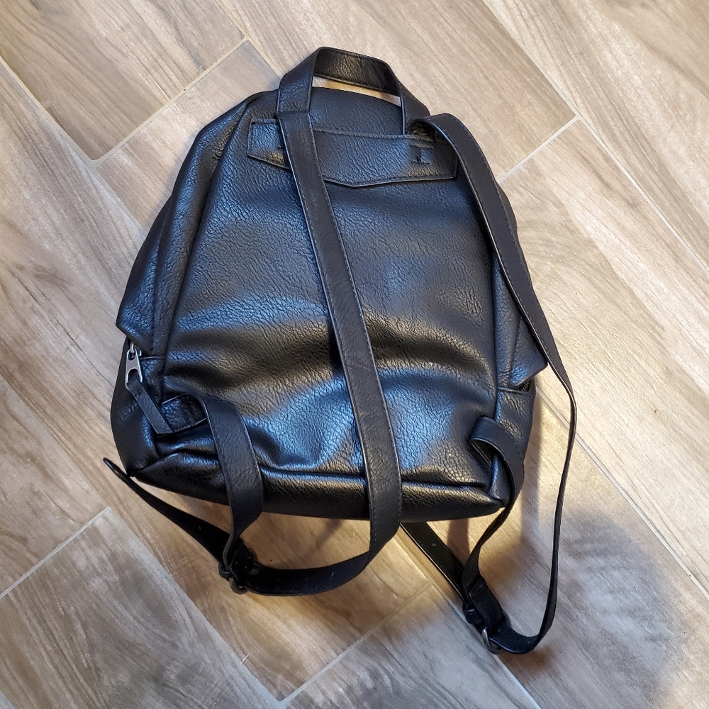 Universal thread mini backpack - Picture 2 of 5